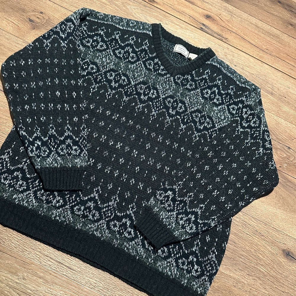Vintage Bugle Boy Black Gray Patterned V-Neck Sweater Mens Large